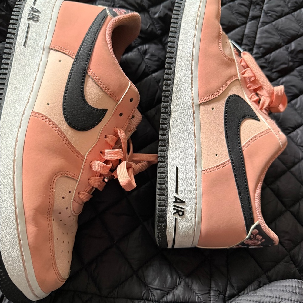 Nike Pink Sneakers
